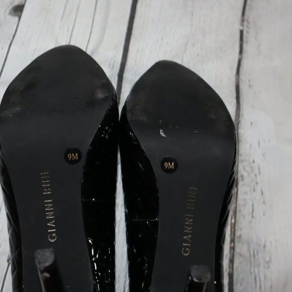 Sold Gianni Bini Black Leather Heels with a Croc Embossed Look - Picture 3 of 4